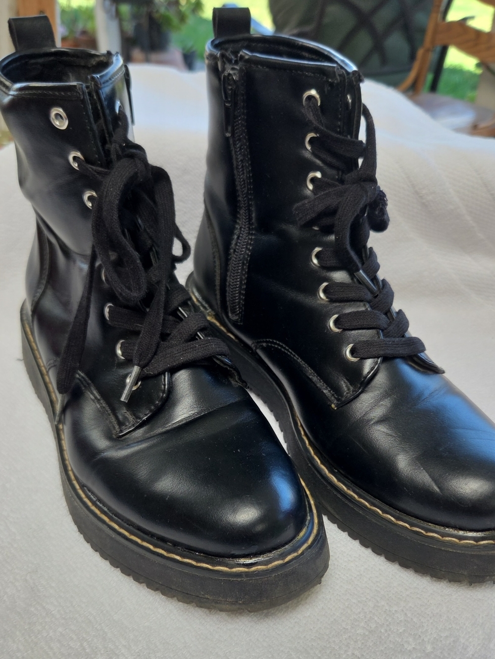 Madden Girl Black Lace-Up Combat Boots with Side Zipper Sz 8.5